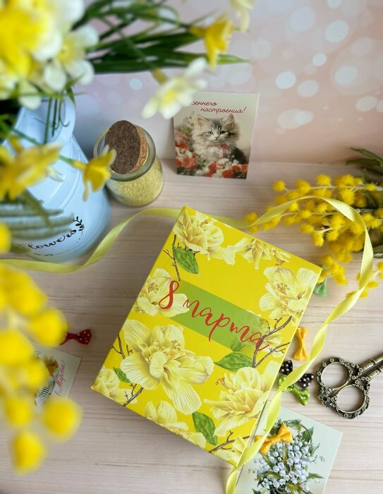 Фотография покупателя товара Подарочная коробка сборная "Мартовские цветы" 16,5 х 12,5 х 5,2 см - Фото 2