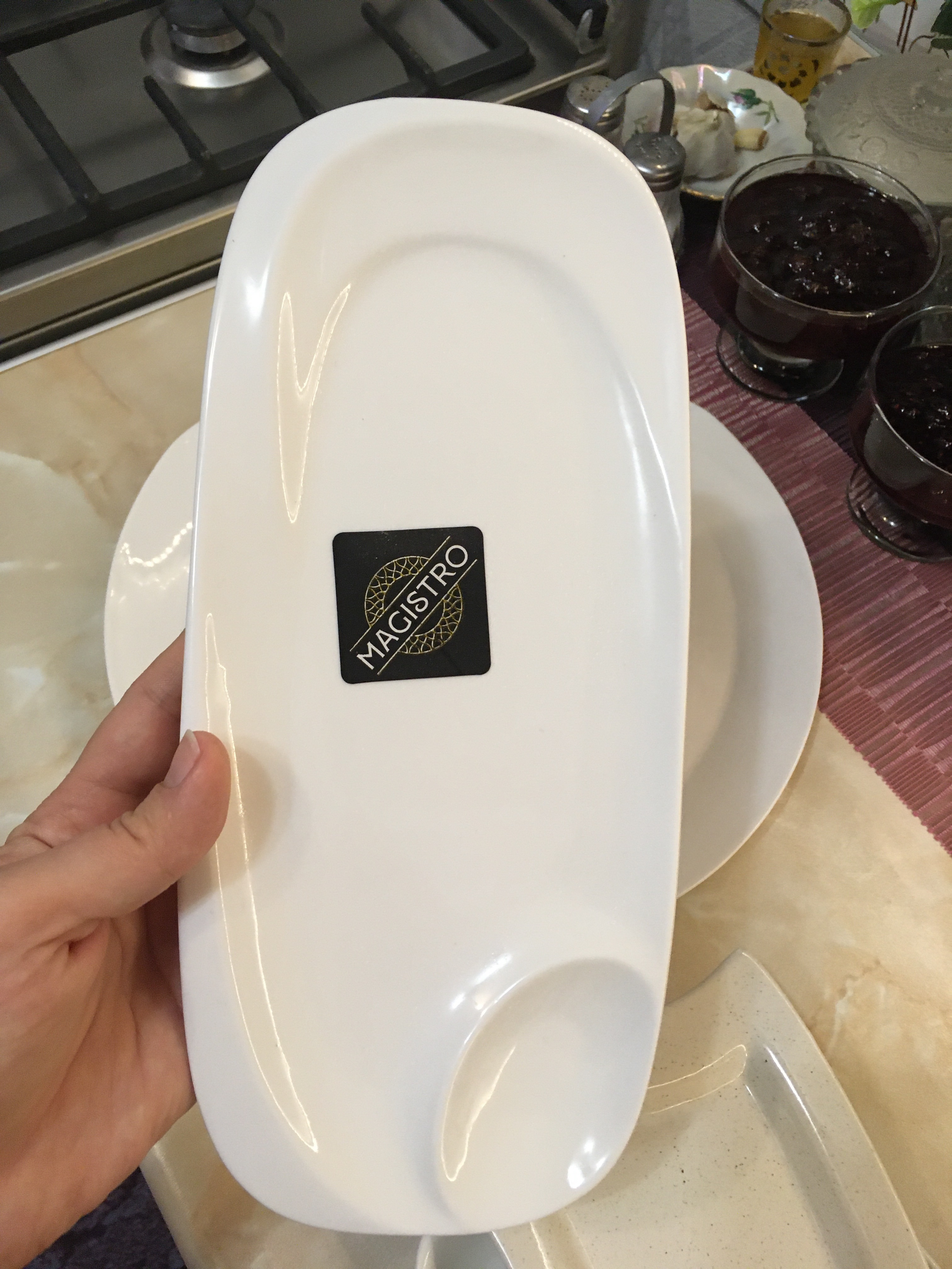 Фотография покупателя товара Блюдо фарфоровое с соусником Magistro «Бланш», 28×12,5 см, цвет белый - Фото 6