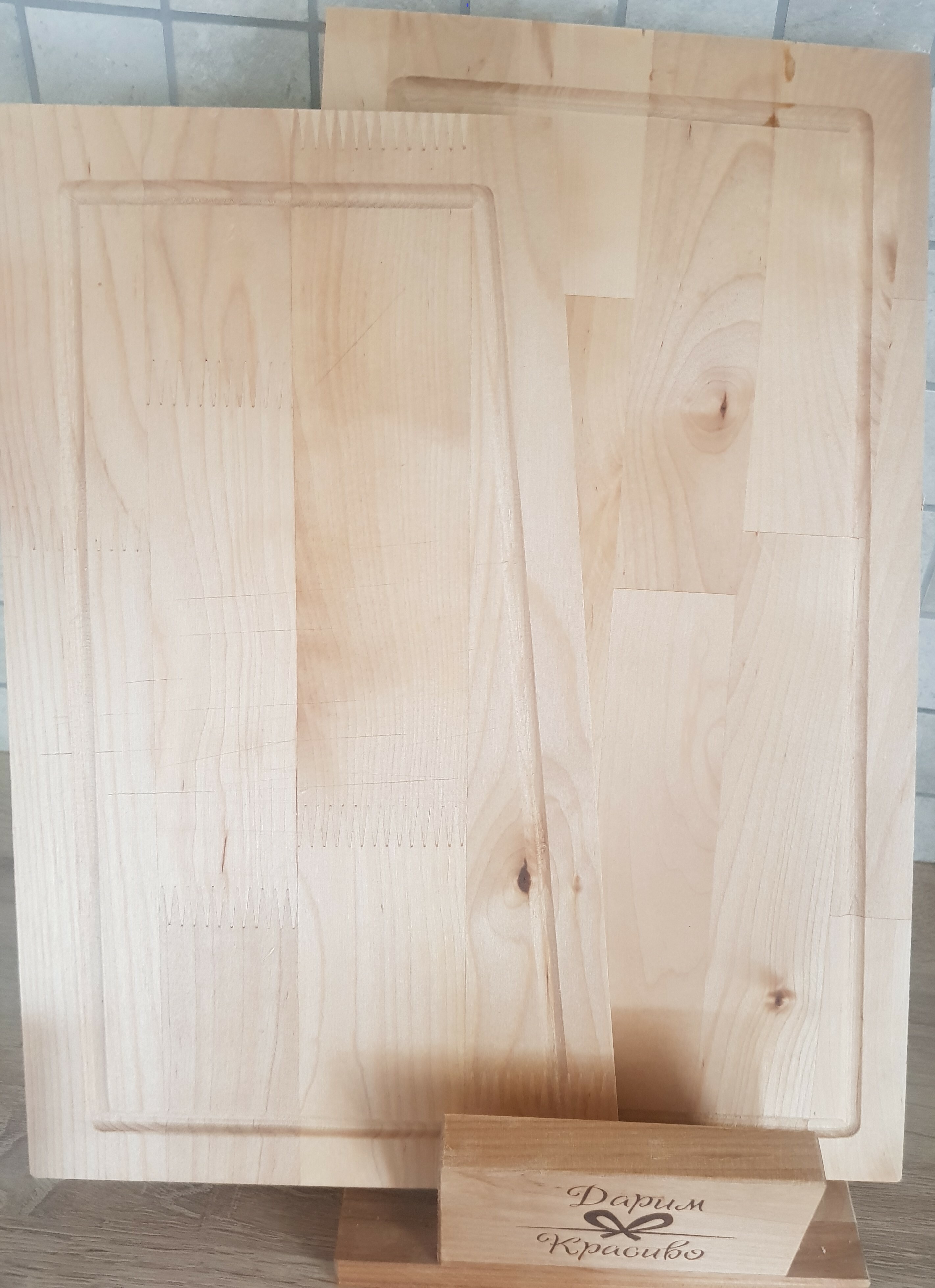 Фотография покупателя товара Набор досок разделочных Дарим Красиво «Парус», 3 шт., 38×22×1.8 см, 34×20×1.8 см, 30×18×1.8 см, на подставке, дерево - Фото 1