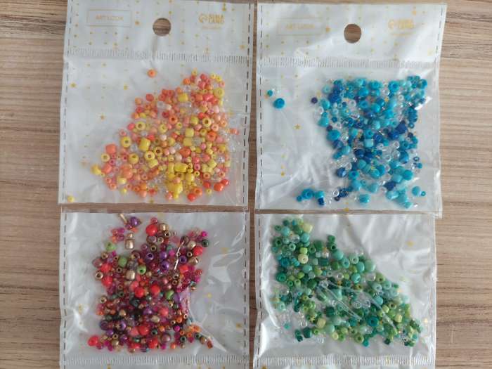 Фотография покупателя товара Бисер стекло 6/0 - 15/0 «Ассорти зелёное» d=1.5-4 мм, н-р 10 г - Фото 1