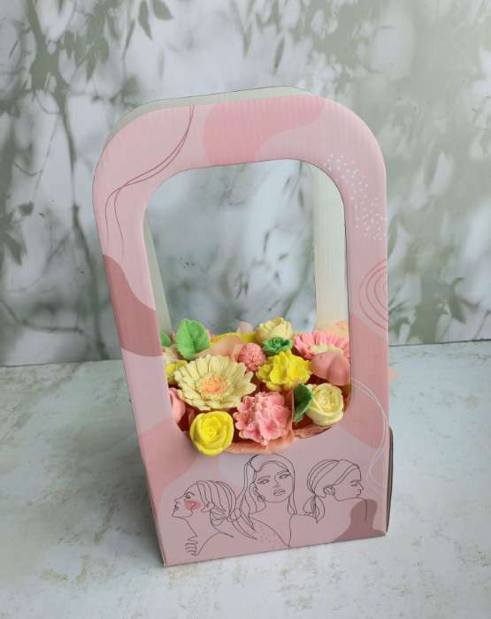 Фотография покупателя товара Коробка-переноска для цветов «Girl style», 17 × 12 × 32 см