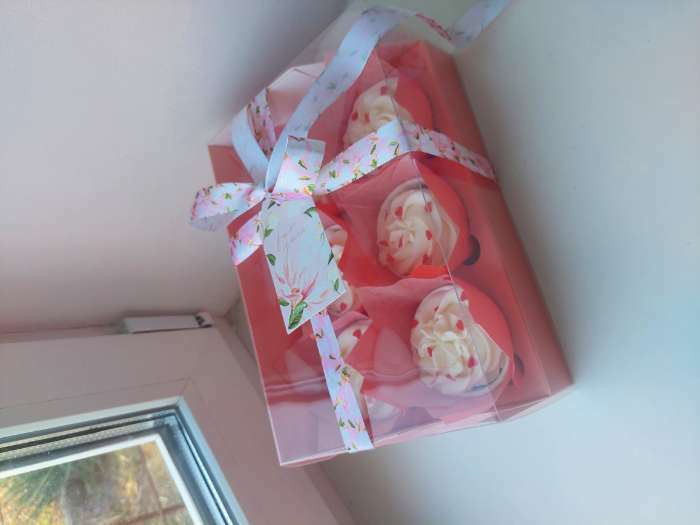 Фотография покупателя товара Кондитерская складная коробка для 6 капкейков 23,5 х 16 х 10 , Розовая - Фото 5