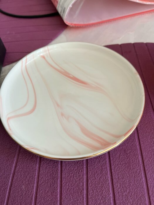 Фотография покупателя товара Тарелка керамическая пирожковая «Мрамор», d=15 см, цвет розовый