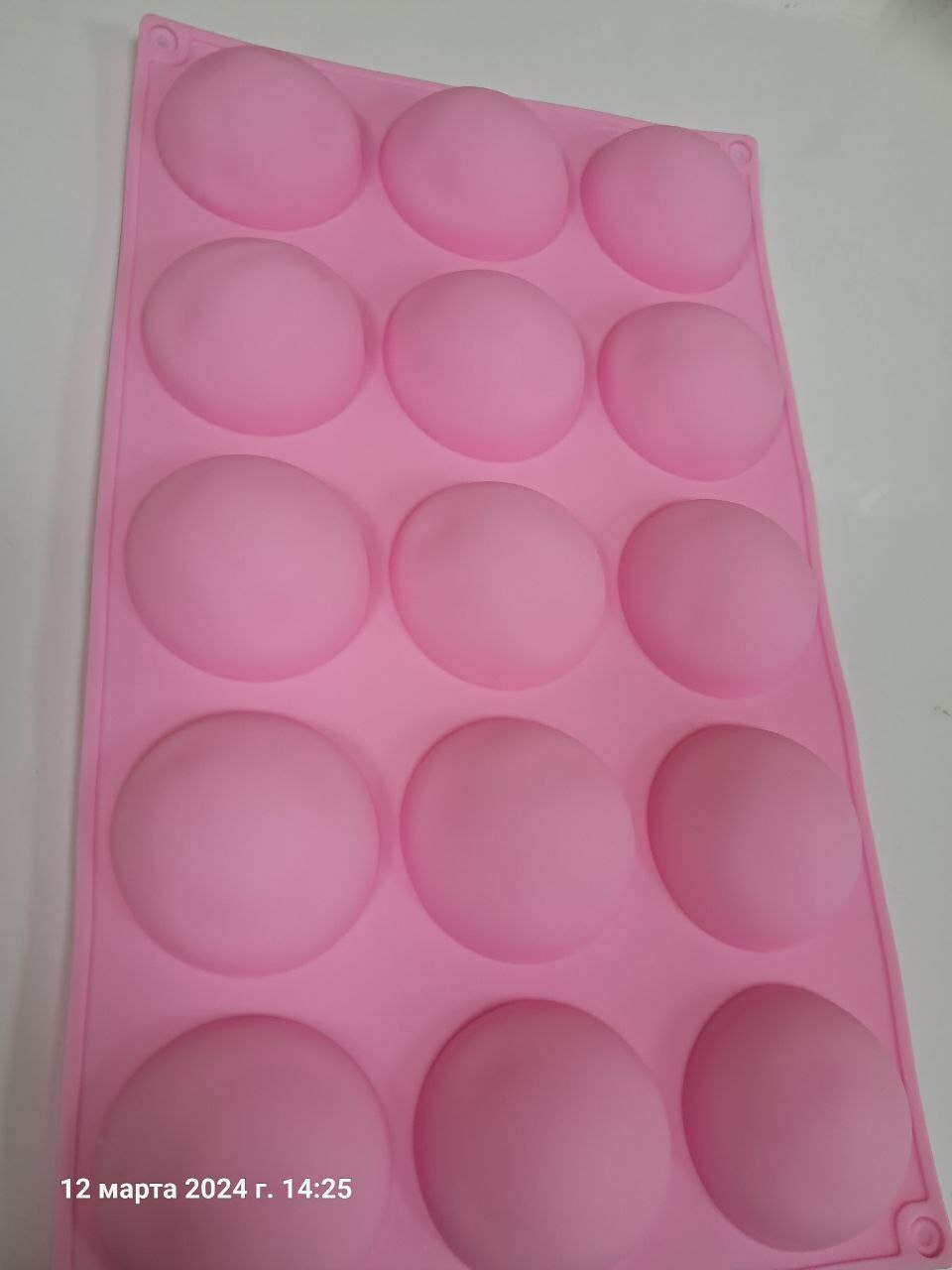 Фотография покупателя товара Форма для выпечки Доляна «Полусфера», силикон, 28×16,5 см, 15 ячеек (d=4,5 см), цвет розовый