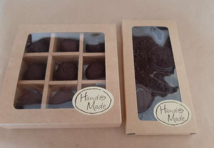 Фотография покупателя товара Подарочная коробка под плитку шоколада, белая с окном, 17,1 х 8 х 1,4 см - Фото 2