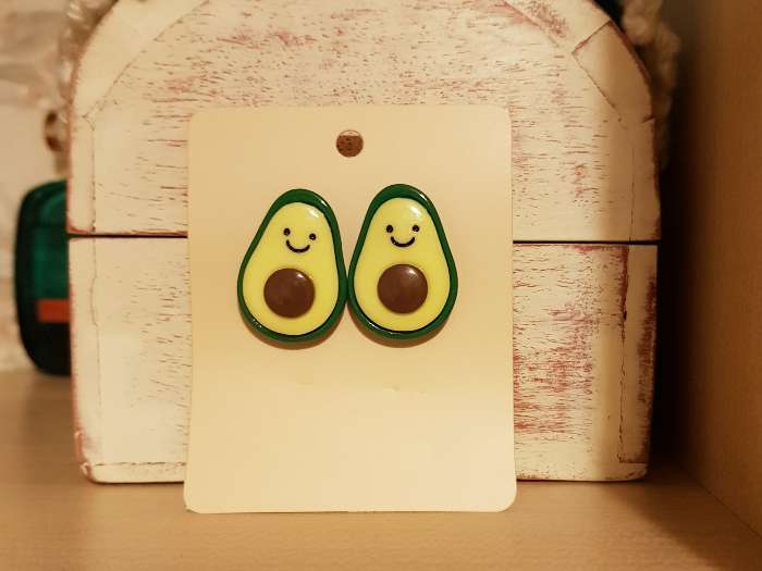 Фотография покупателя товара Серьги пластик «Авокадо» с улыбкой, цветные