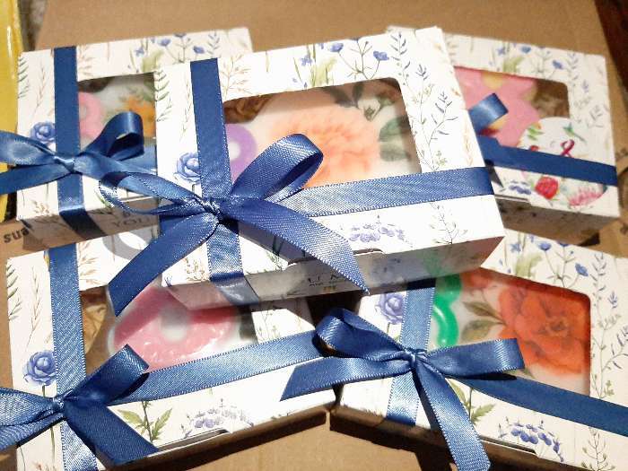 Фотография покупателя товара Кондитерская упаковка, коробка с ламинацией «Flowers», 10 х 8 х 3.5 см - Фото 6