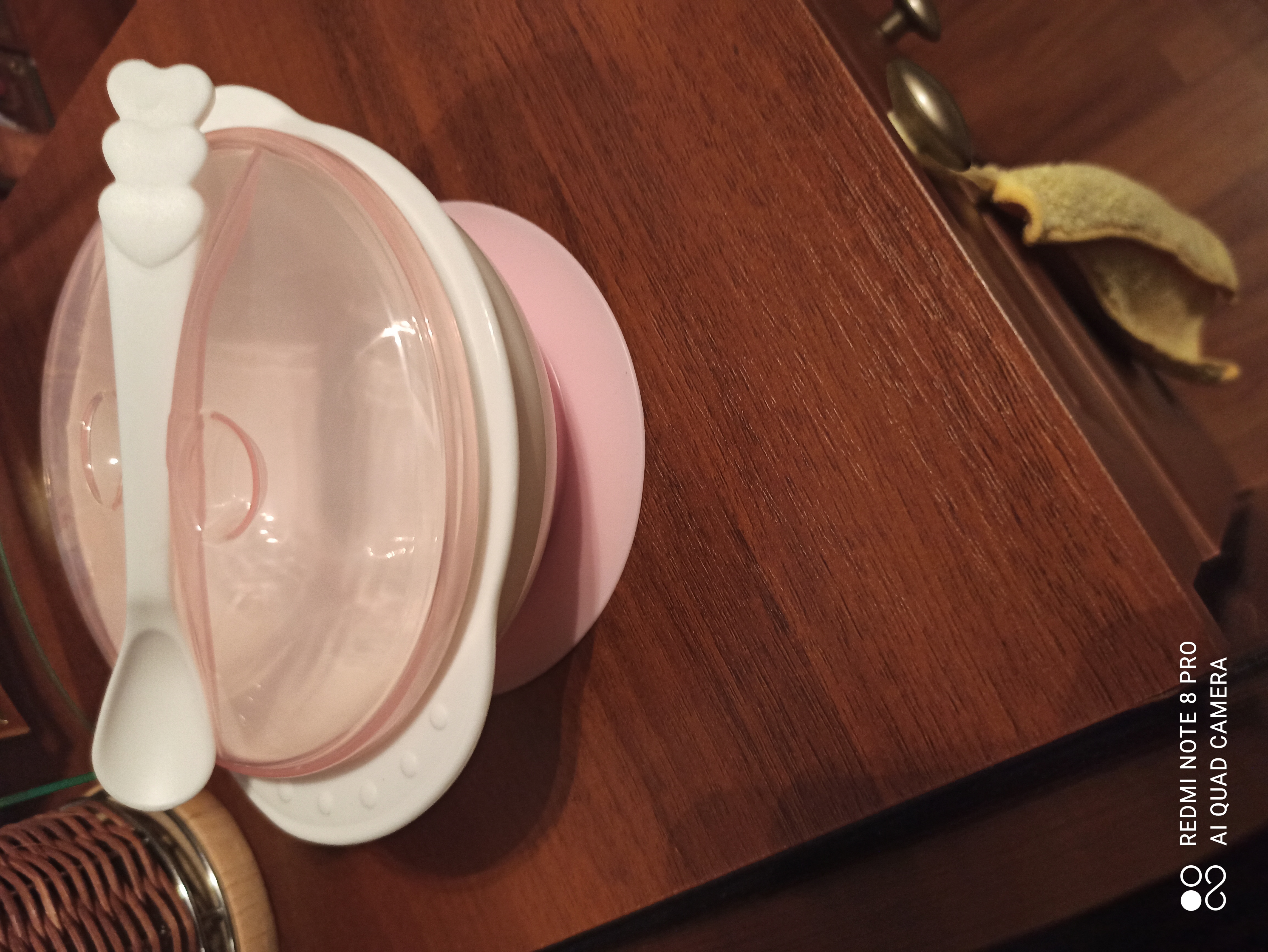 Фотография покупателя товара Набор для кормления, 3 предмета: миска на присоске 400 мл, крышка, ложка, цвет присоски розовый, цвет крышки МИКС - Фото 1