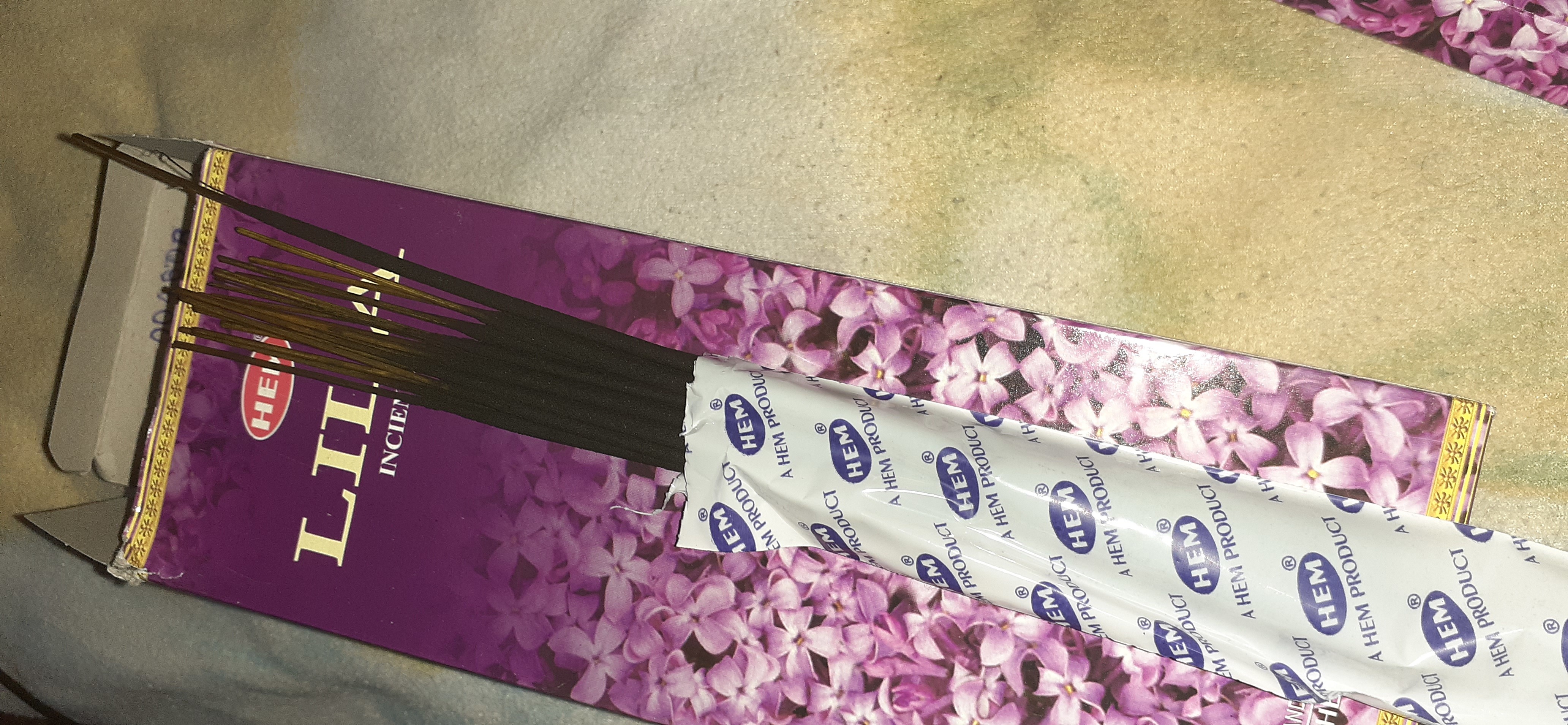 Фотография покупателя товара Благовония "HEM Lilac" (Сирень), шестигранник, 20 палочек - Фото 2