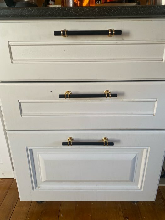 Фотография покупателя товара Ручка-рейлинг CAPPIO RSC003, м/о 128 мм, d=12 мм, цвет черный с золотом - Фото 1