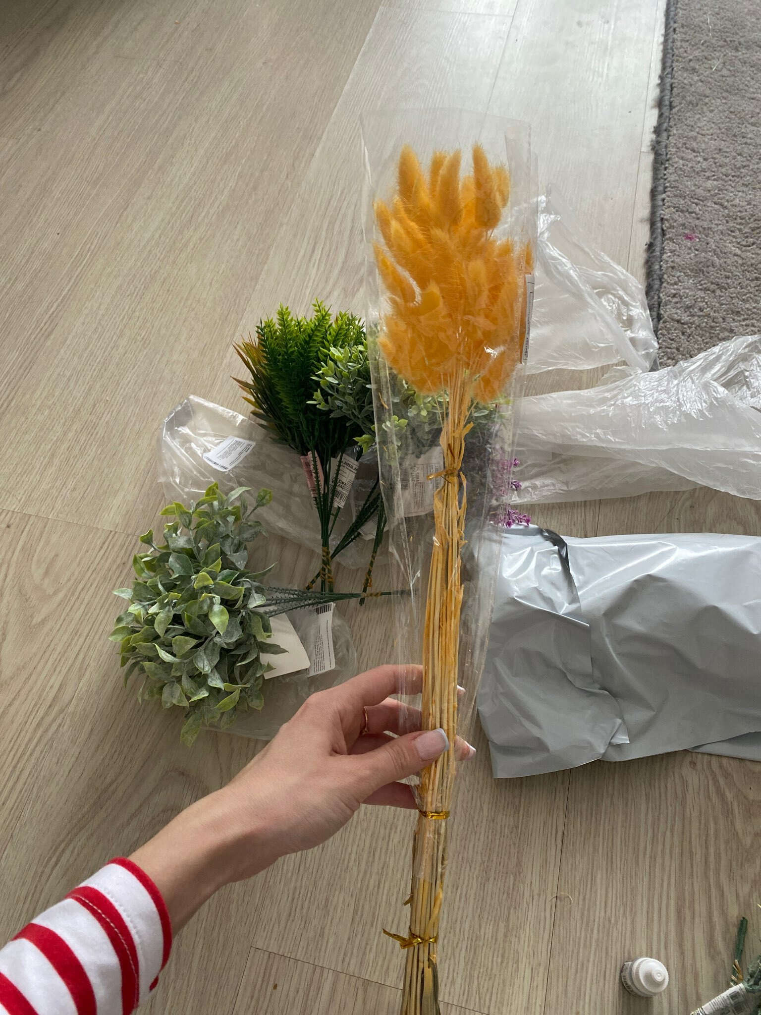 Фотография покупателя товара Сухоцветы «Лагурус», h=65 см, (фасовка 30 шт., цена за 1 шт.), бежевые - Фото 1