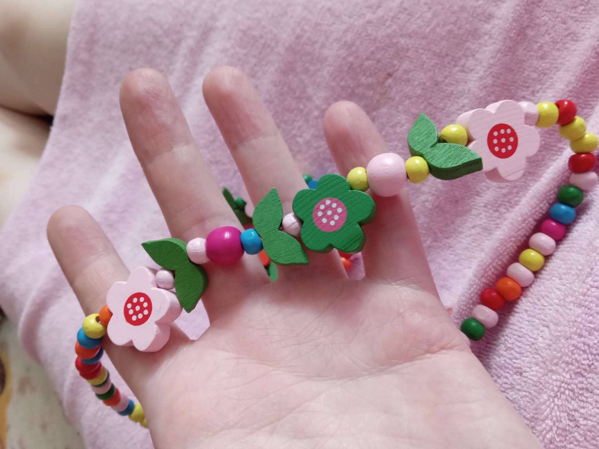 Фотография покупателя товара Набор детский «Выбражулька» 2 предмета: бусы, браслет, цветочное настроение, цвет МИКС - Фото 1