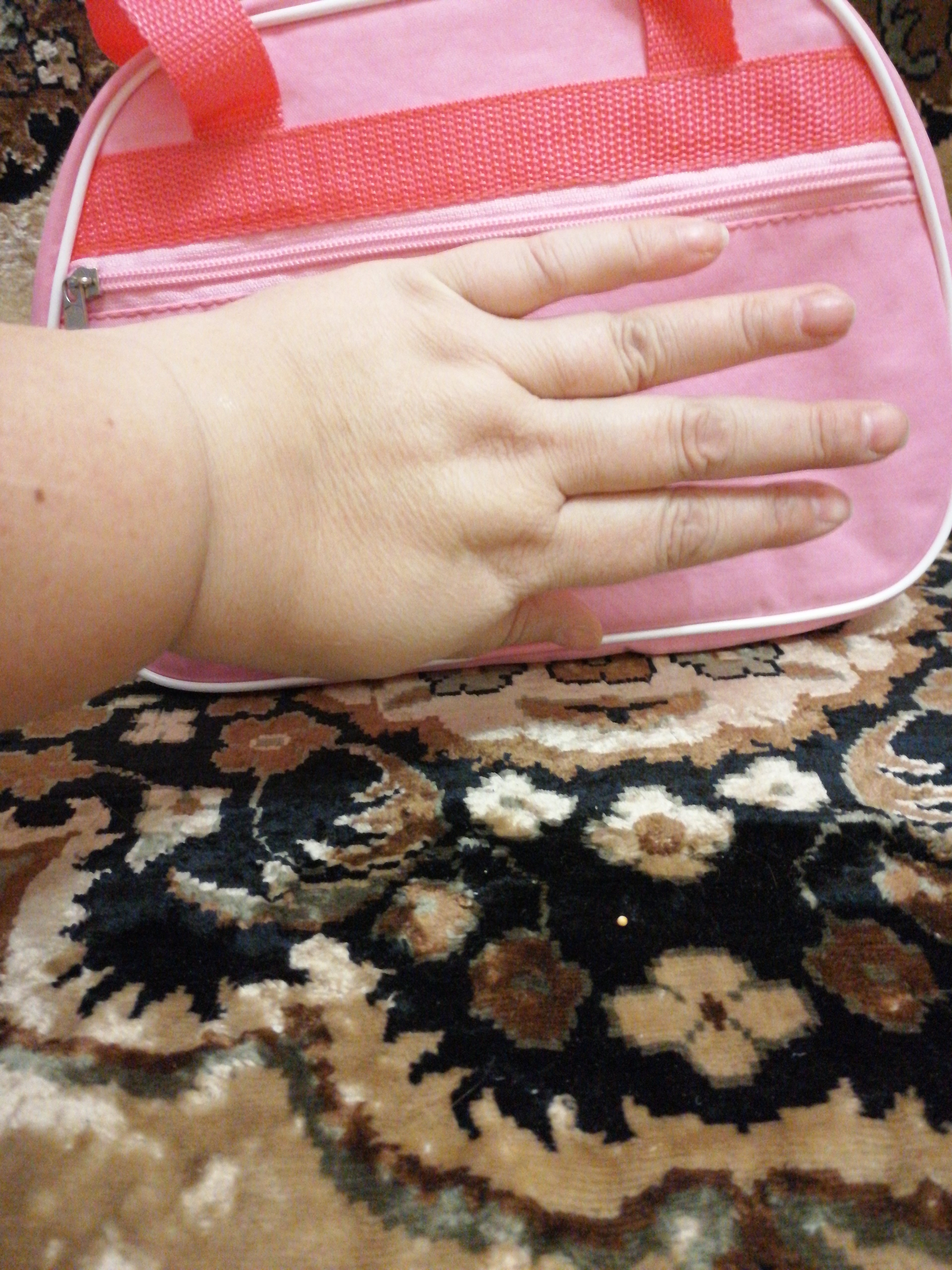 Фотография покупателя товара Косметичка на молнии, наружный карман, цвет розовый - Фото 2