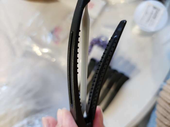 Фотография покупателя товара Набор зажимов для волос, с силиконовой лентой, 11 см, 6 шт, цвет чёрный - Фото 1