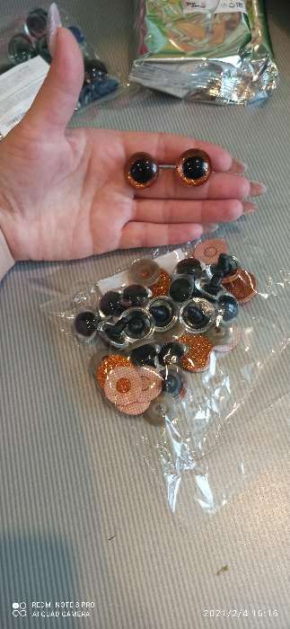 Фотография покупателя товара Глаза винтовые с заглушками, «Блёстки» набор 20 шт, размер 1 шт: 2,2 см, цвет коричневый