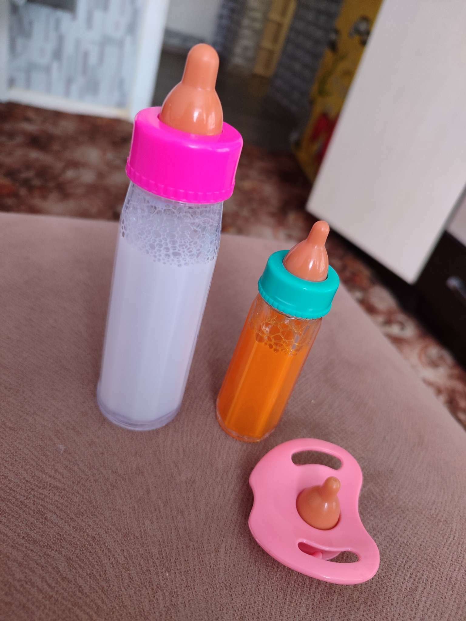 Фотография покупателя товара Волшебная бутылочка для кукол, набор 2 шт. с соской, МИКС, уценка - Фото 1