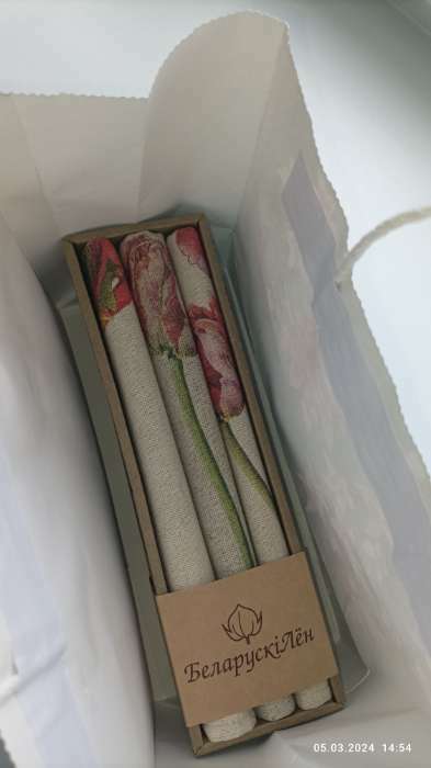 Фотография покупателя товара Пакет подарочный крафтовый, упаковка, «С 8 марта», 22 х 25 х 12 см - Фото 1