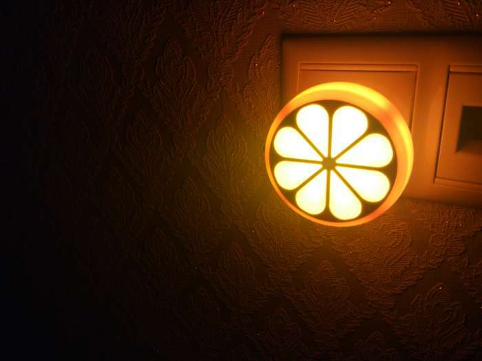 Фотография покупателя товара Ночник пластик LED 1W "Цитрус" 6,5х6,5х3,5 см RISALUX - Фото 5