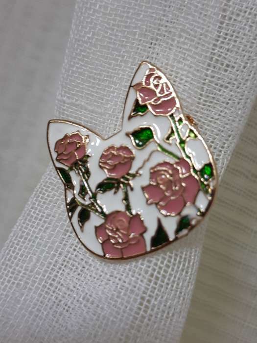 Фотография покупателя товара Брошь «Кошечка» цветочный узор, цветная в золоте - Фото 1