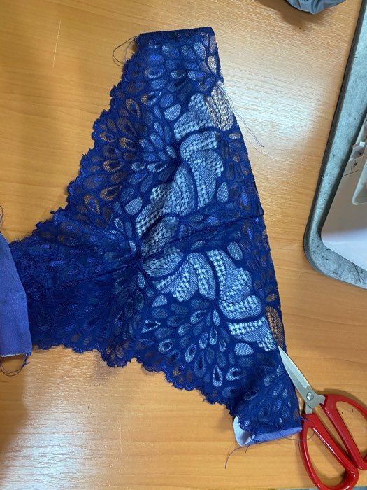 Фотография покупателя товара Кружевная эластичная ткань «Павлиний хвост», 180 мм × 2,7 ± 0,5 м, цвет тёмно-синий