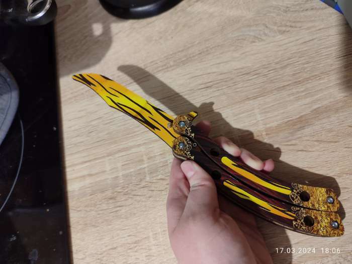 Фотография покупателя товара Деревянное оружие «Нож бабочка», жёлтые линии - Фото 2