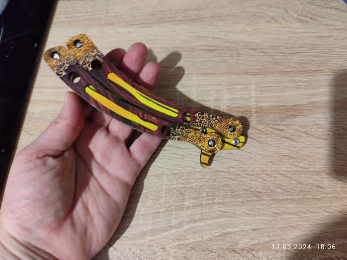 Фотография покупателя товара Деревянное оружие «Нож бабочка», жёлтые линии - Фото 4