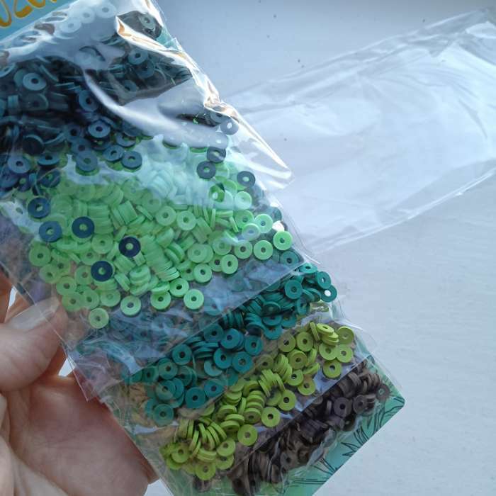 Фотография покупателя товара Бусины для творчества PVC "Морская волна" 5 цветов х 10 гр 0,6 см - Фото 1
