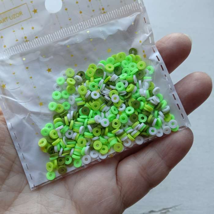Фотография покупателя товара Бусины для творчества PVC "Колечки зелёные" набор ≈ 330 шт 0,1х0,4х0,4 см - Фото 1