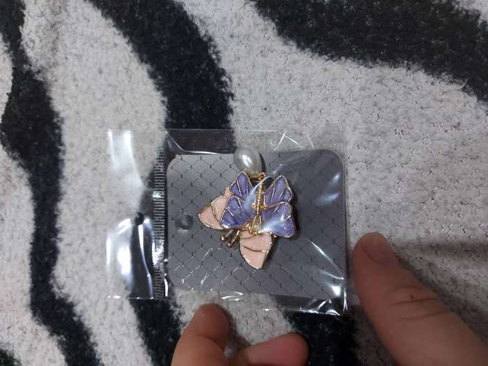 Фотография покупателя товара Брошь «Бабочки» пара, цвет сиренево-розовый в золоте - Фото 2