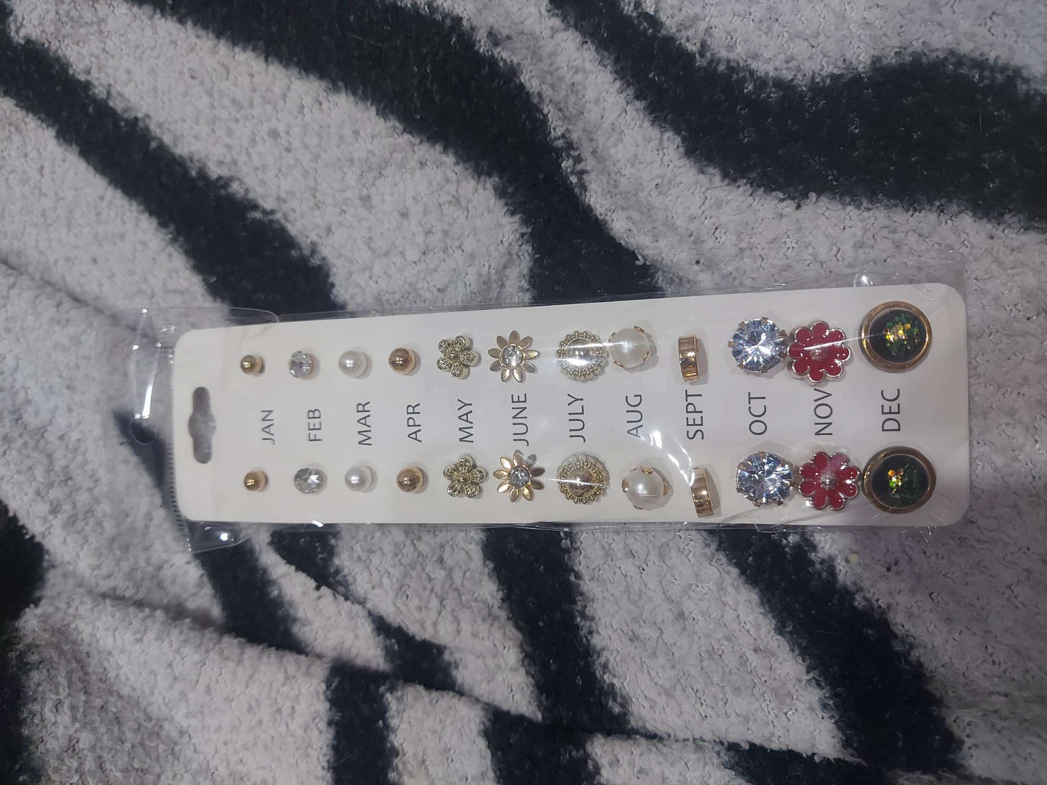 Фотография покупателя товара Пусеты 12 пар One year, летний день, цветные в золоте - Фото 1