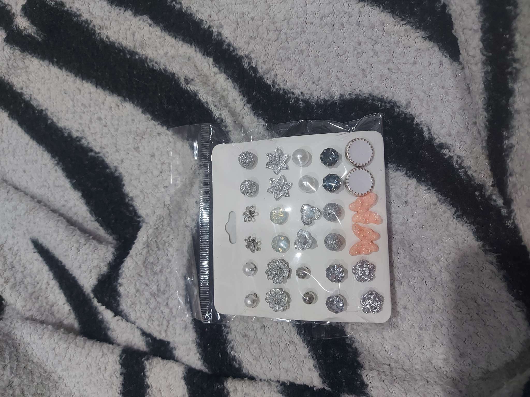 Фотография покупателя товара Серьги пусеты QF «Минимал», 15 пар, миксы - Фото 2