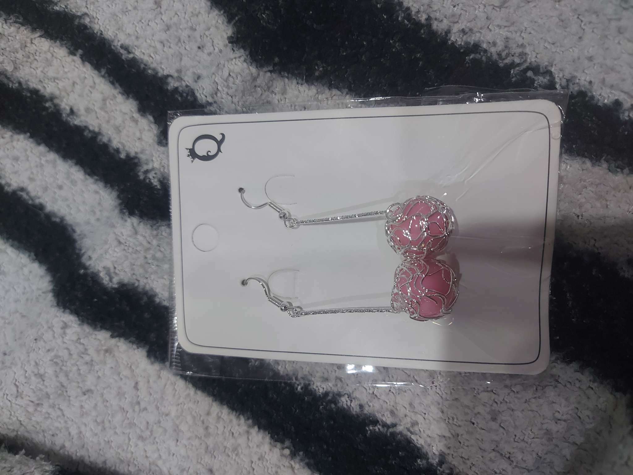 Фотография покупателя товара Серьги висячие «Шар плетеный», цвет розовый в серебре, 6,5 см - Фото 1
