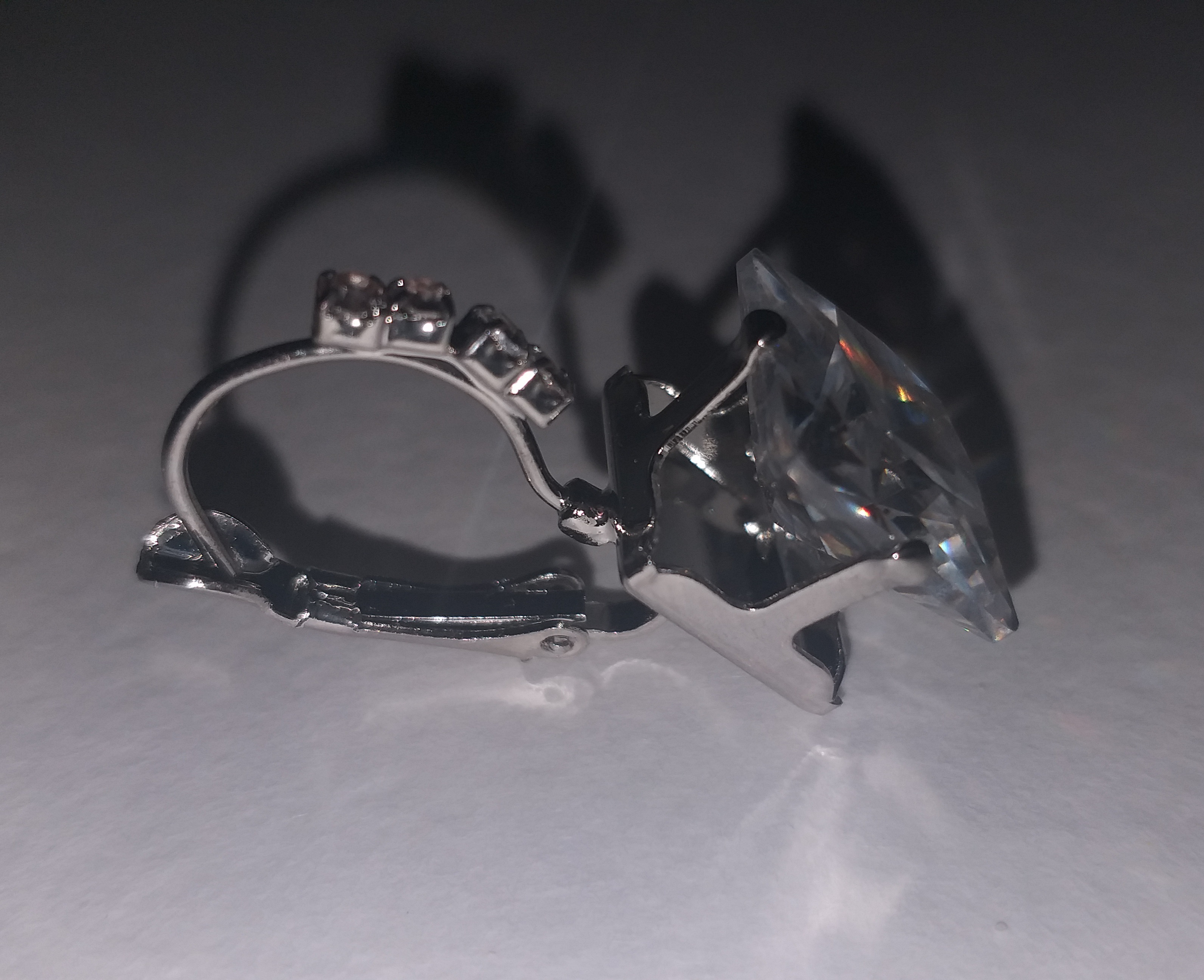 Фотография покупателя товара Серьги «Циркония» мини, квадрат, цвет белый в серебре