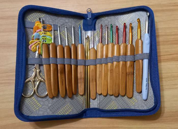 Фотография покупателя товара Набор крючков для вязания, с бамбуковыми ручками, d = 0,75/1/1,25/1,5/2 мм, 13,5 см, 5 шт - Фото 2
