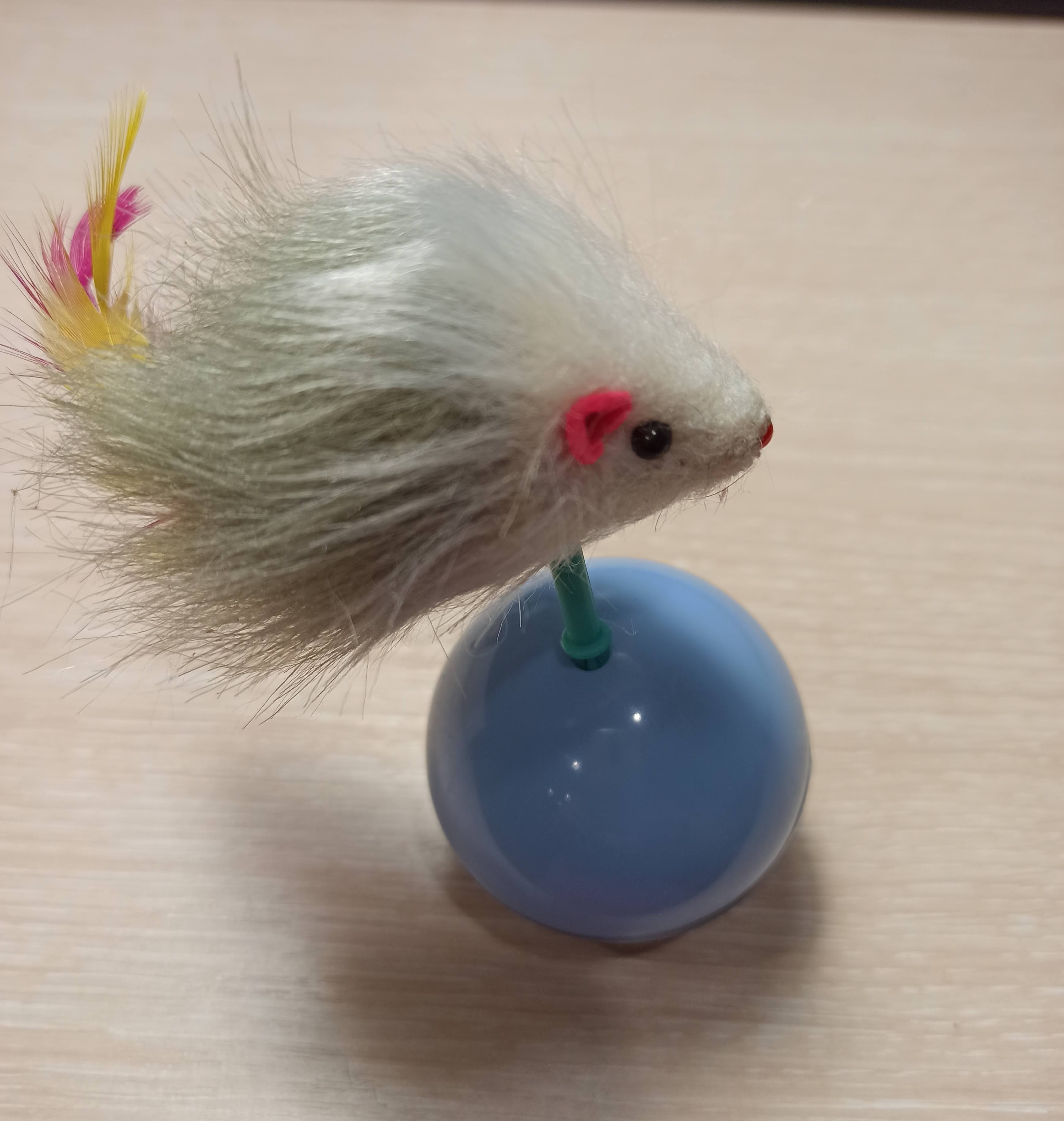 Фотография покупателя товара Мышь-неваляшка из натурального меха на шаре, 11 х 5 см микс цветов - Фото 1