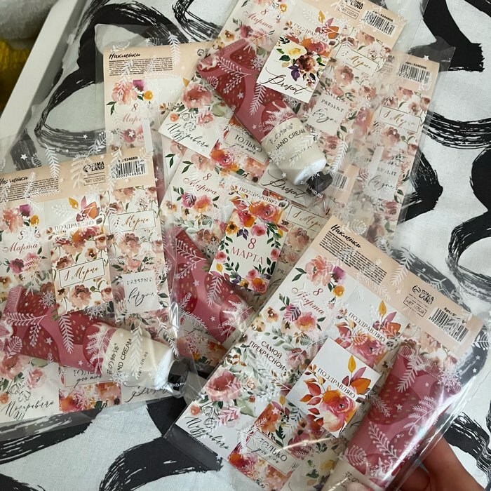Фотография покупателя товара Наклейки для подарков и цветов «8 марта», 11×15.5 см - Фото 3