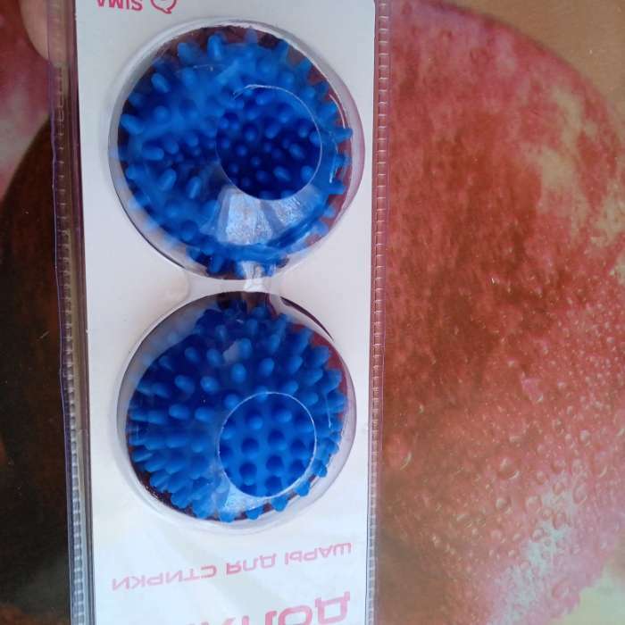 Фотография покупателя товара Шарики для стирки белья Доляна, d=6 см, 2 шт, цвет синий - Фото 2