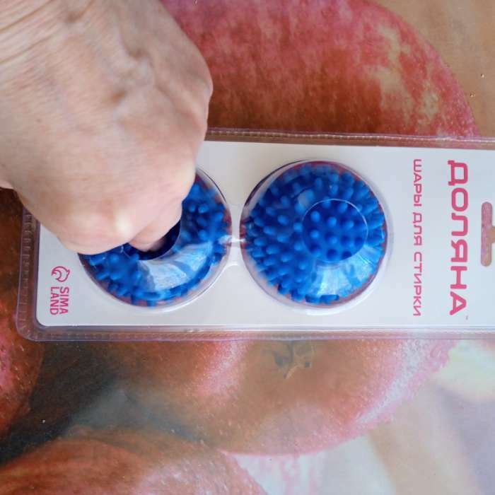 Фотография покупателя товара Шарики для стирки белья Доляна, d=6 см, 2 шт, цвет синий