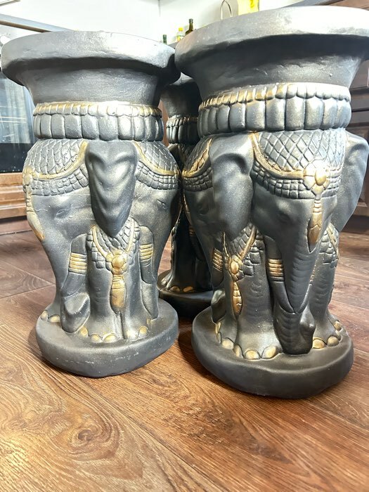 Фотография покупателя товара Фигура - подставка "Три слона" бело-золотая, 28х28х50см - Фото 2
