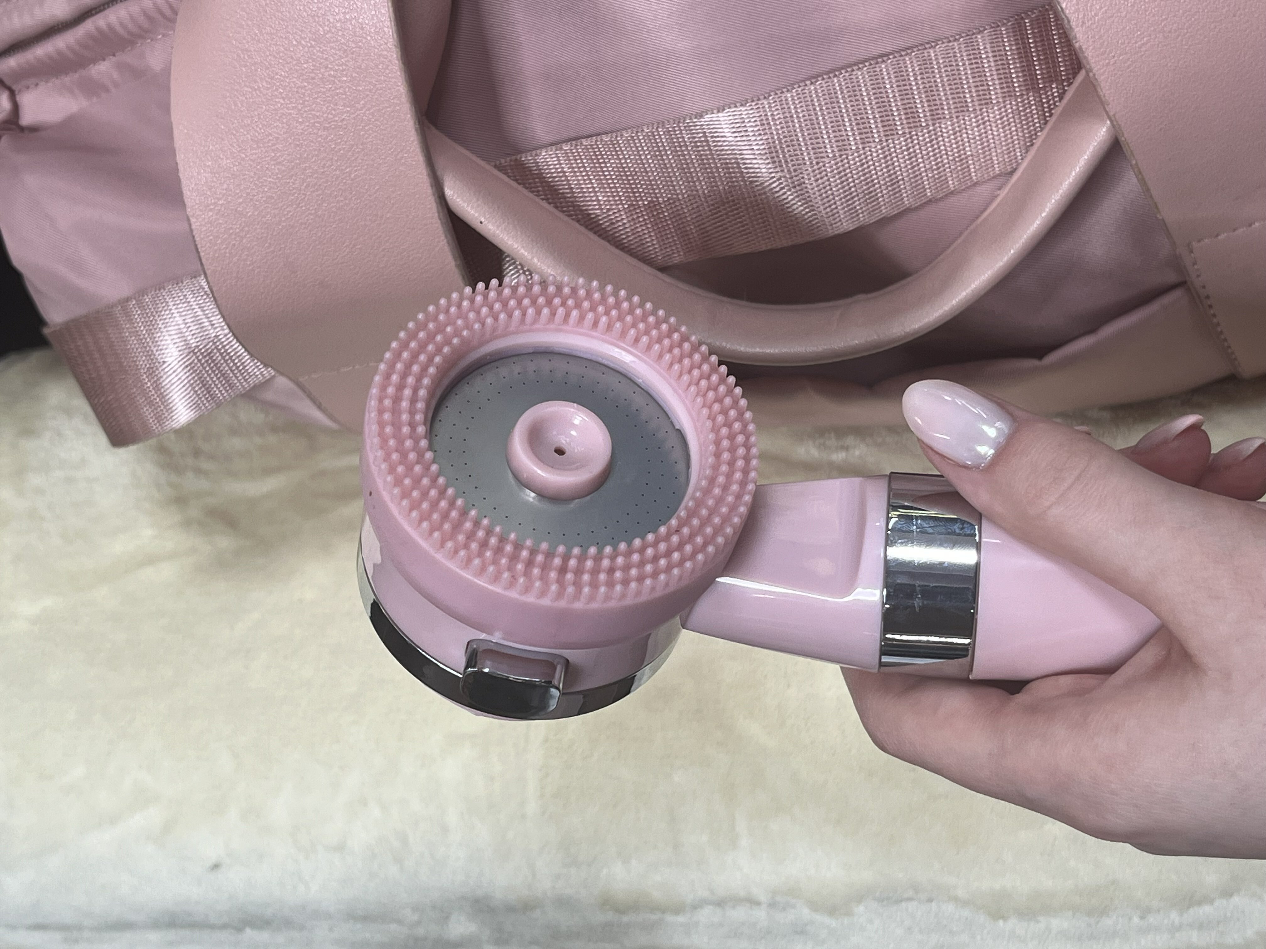 Фотография покупателя товара Лейка для душа ZEIN Z3549, d=60 мм, 3 режима, с резиновыми щётками, отсек для геля, розовая - Фото 1