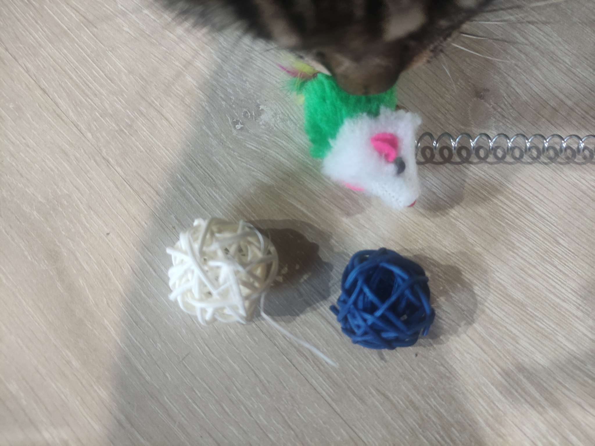 Фотография покупателя товара Набор из 2 плетёных шариков из лозы без бубенчиков, 3 см, фиолетовый/желтый - Фото 1