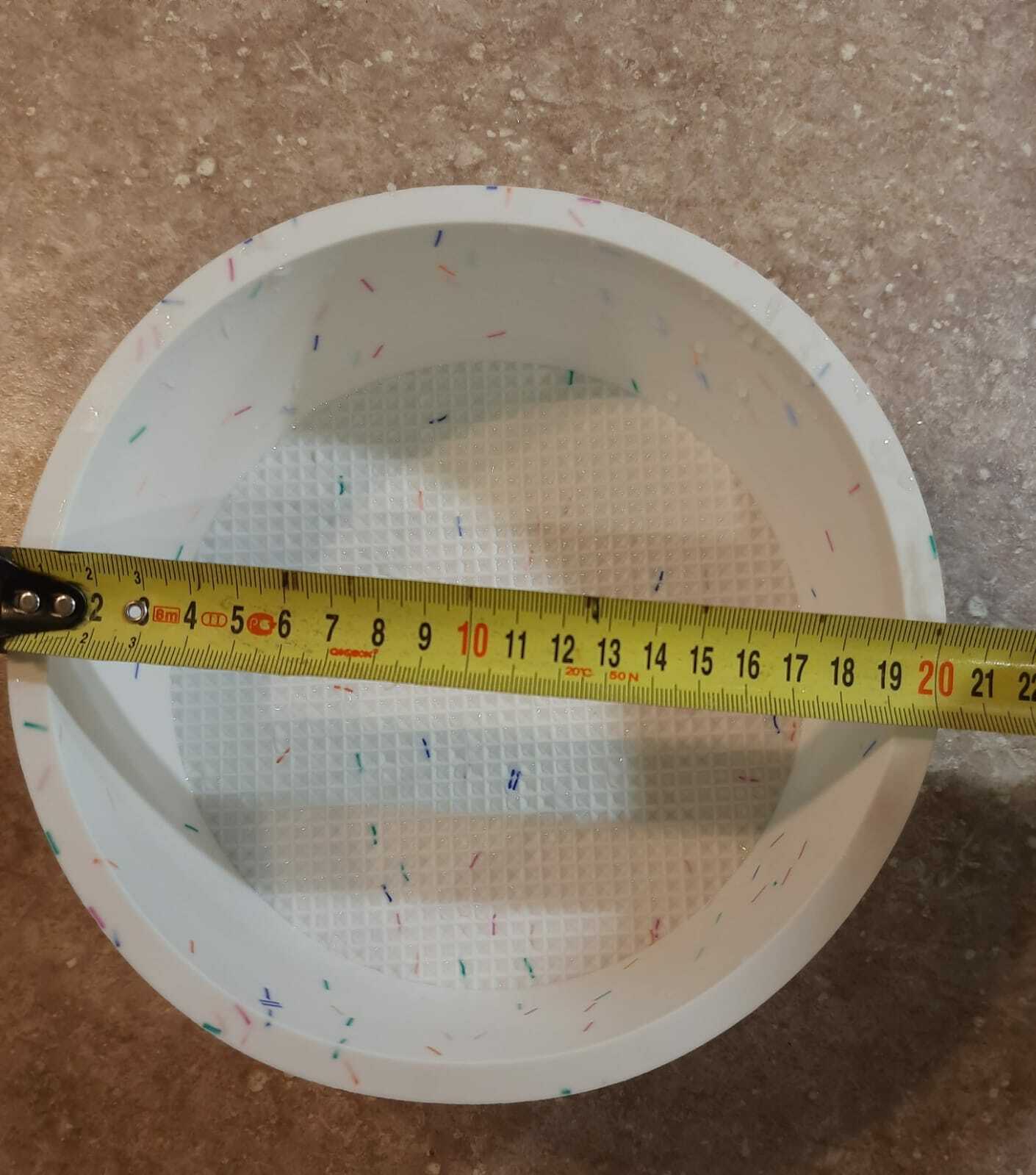 Фотография покупателя товара Форма для выпечки KONFINETTA «Круг», силикон, d=20 см (внутренний диаметр 18,5 см), цвет белый - Фото 2
