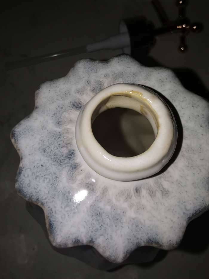Фотография покупателя товара Дозатор для жидкого мыла Доляна«Лолита», 300 мл, цвет серый - Фото 7
