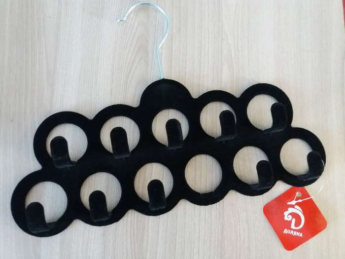 Фотография покупателя товара Плечики для ремней и галстуков Доляна, 11 крючков, флокированное покрытие, 30,5×20,5 см, цвет чёрный - Фото 3