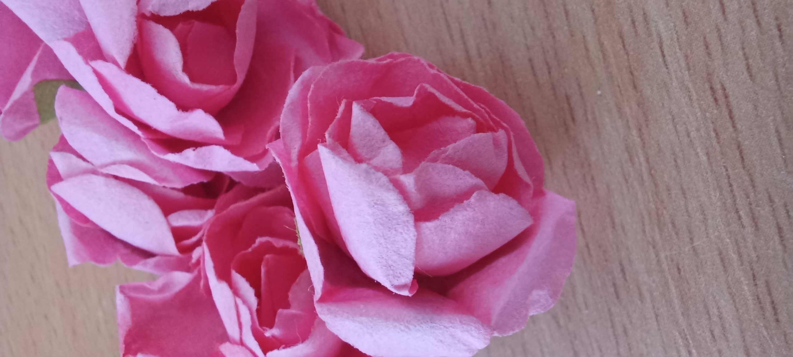 Фотография покупателя товара Цветы для декорирования "Чайные розы" 1 букет=6 цветов 9,5 см ярко-розовый - Фото 3