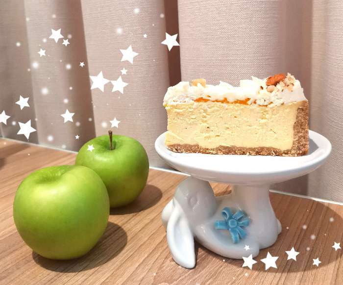 Фотография покупателя товара Блюдо для пирожных «Зайка», 13×12×8 см, цвет белый - Фото 1