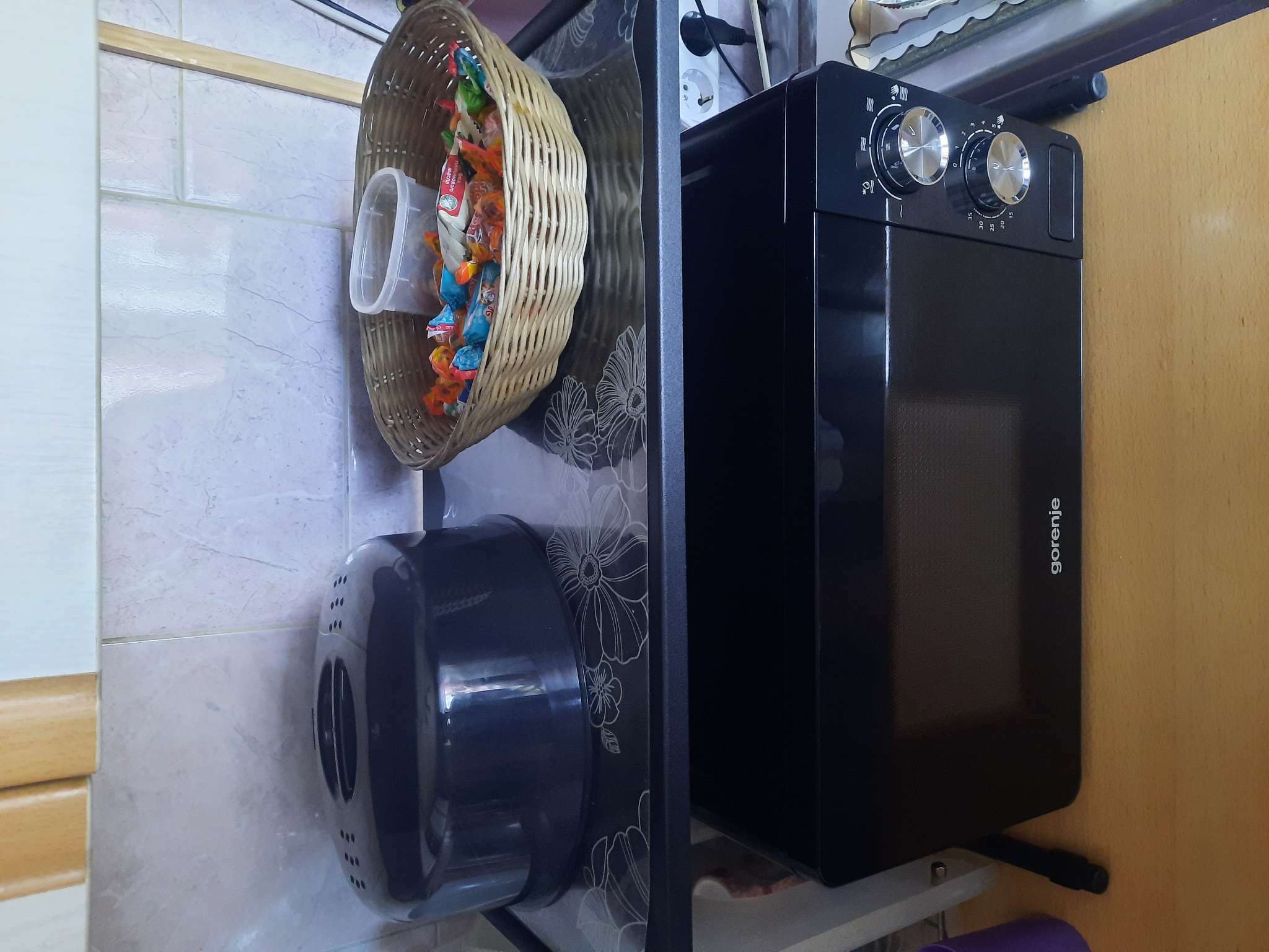 Фотография покупателя товара Этажерка для микроволновой печи, 56×38×35,5 см, цвет чёрный
