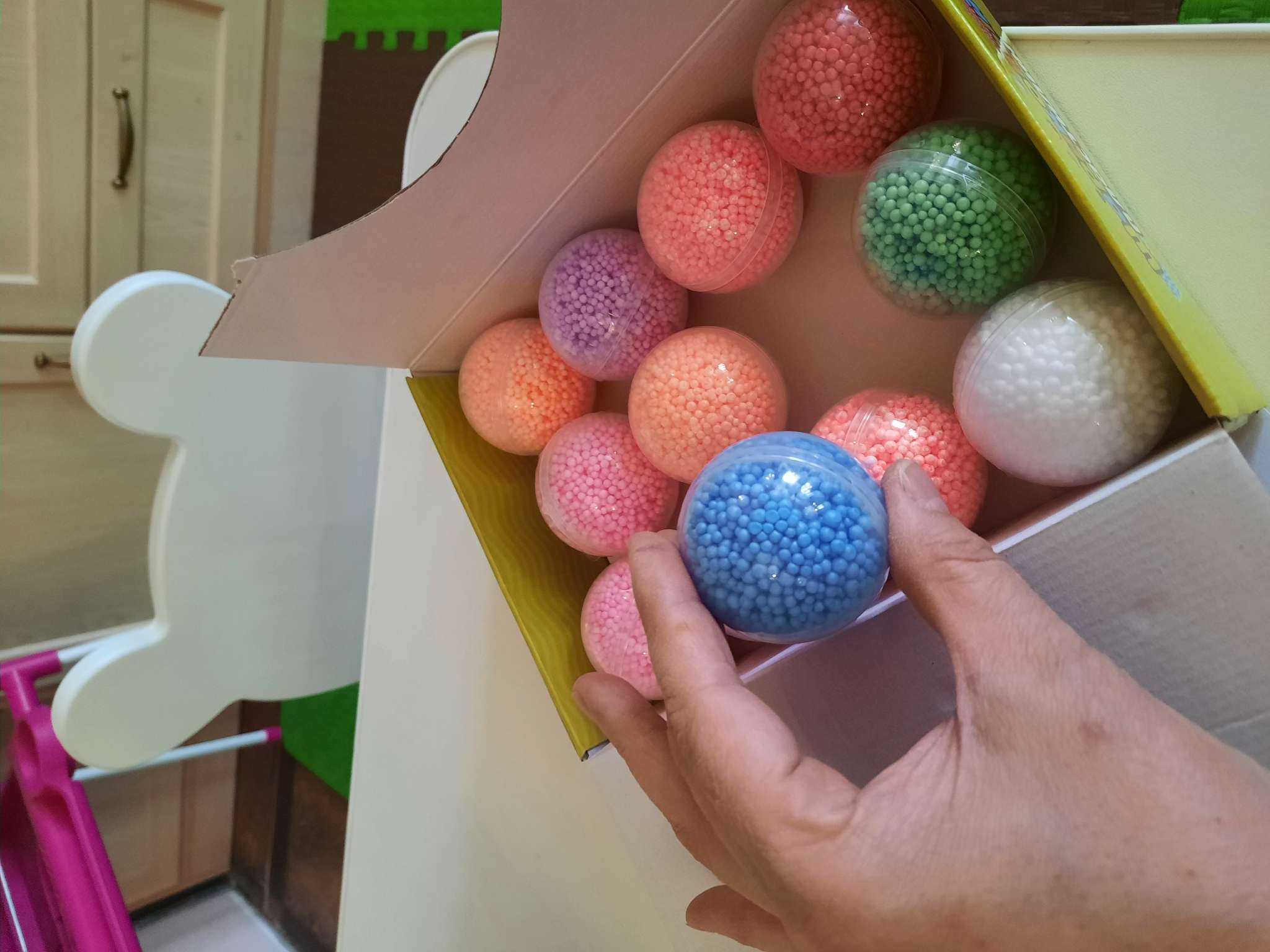 Фотография покупателя товара Шариковый пластилин крупнозернистый 2.4 г, цвета МИКС - Фото 2