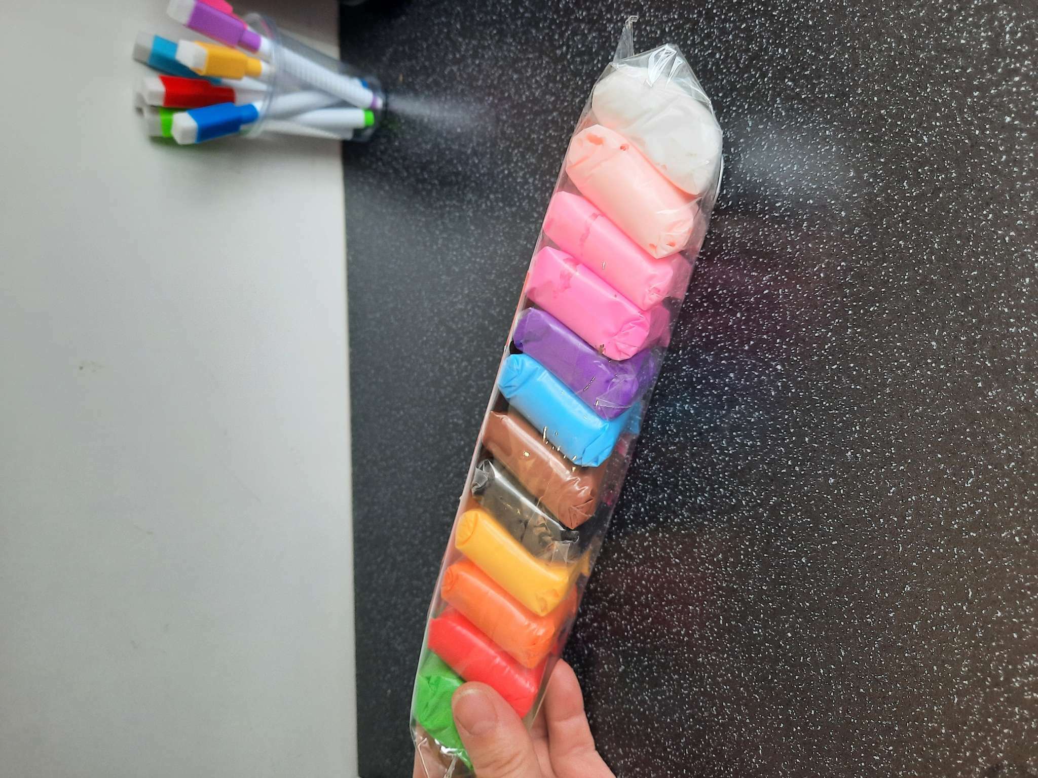 Фотография покупателя товара Пластилин лёгкий, прыгающий, набор 12 цветов, вес 1 цвета: 10 г, 3 инструмента - Фото 2