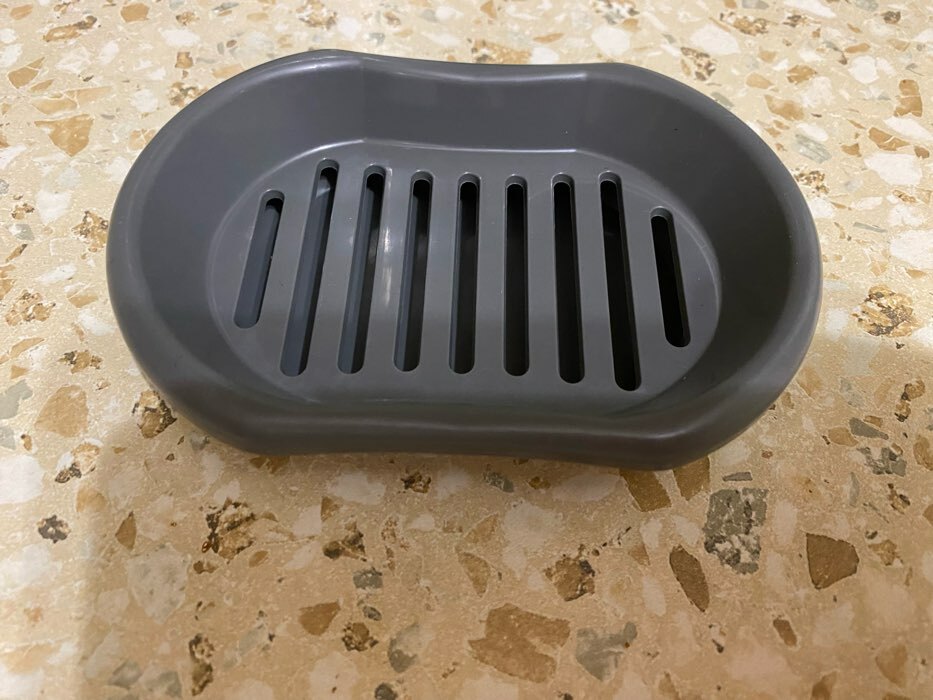 Фотография покупателя товара Мыльница с решеткой Альтернатива «Эконом», пластик, 13×9×3 см, МИКС - Фото 4